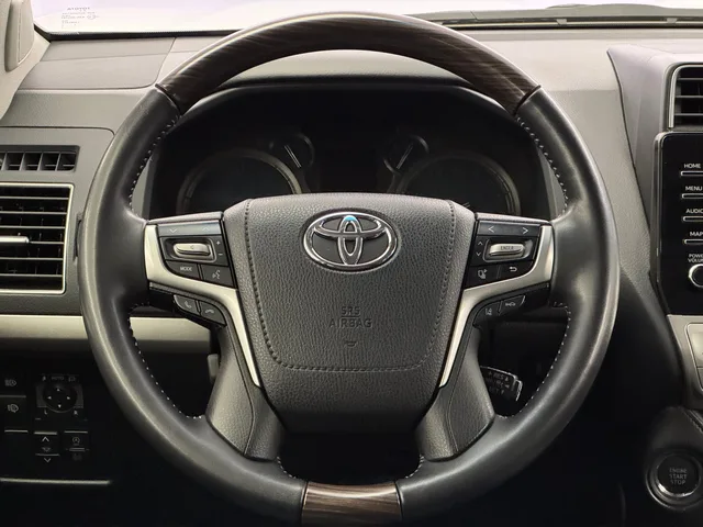 TOYOTA Land Cruiser 2.8 D 230 Invincible AWD