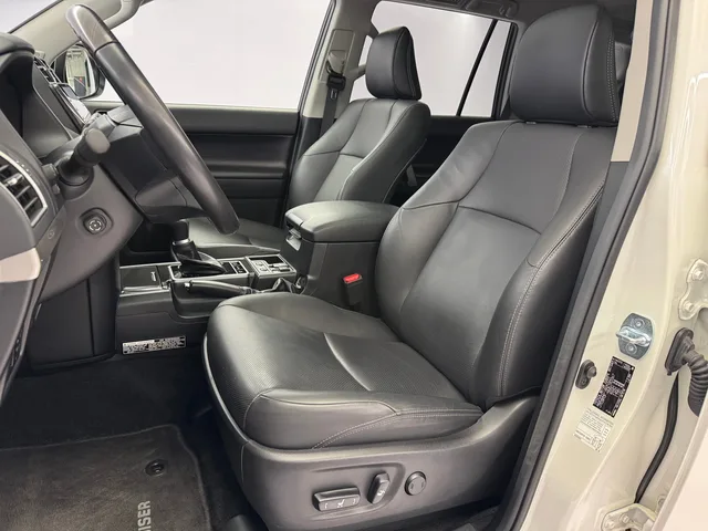 TOYOTA Land Cruiser 2.8 D 230 Invincible AWD