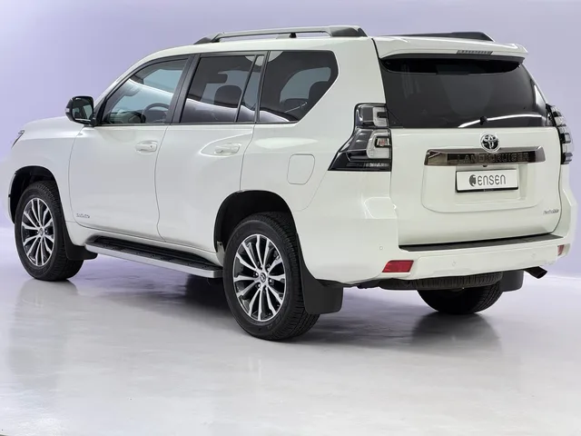TOYOTA Land Cruiser 2.8 D 230 Invincible AWD
