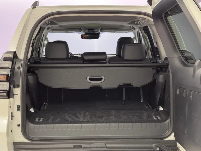 TOYOTA Land Cruiser 2.8 D 230 Invincible AWD