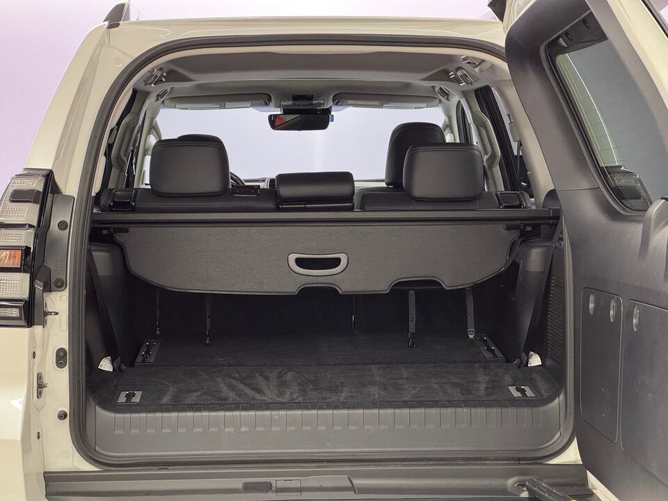 Land Cruiser 2.8 D 230 Invincible AWD