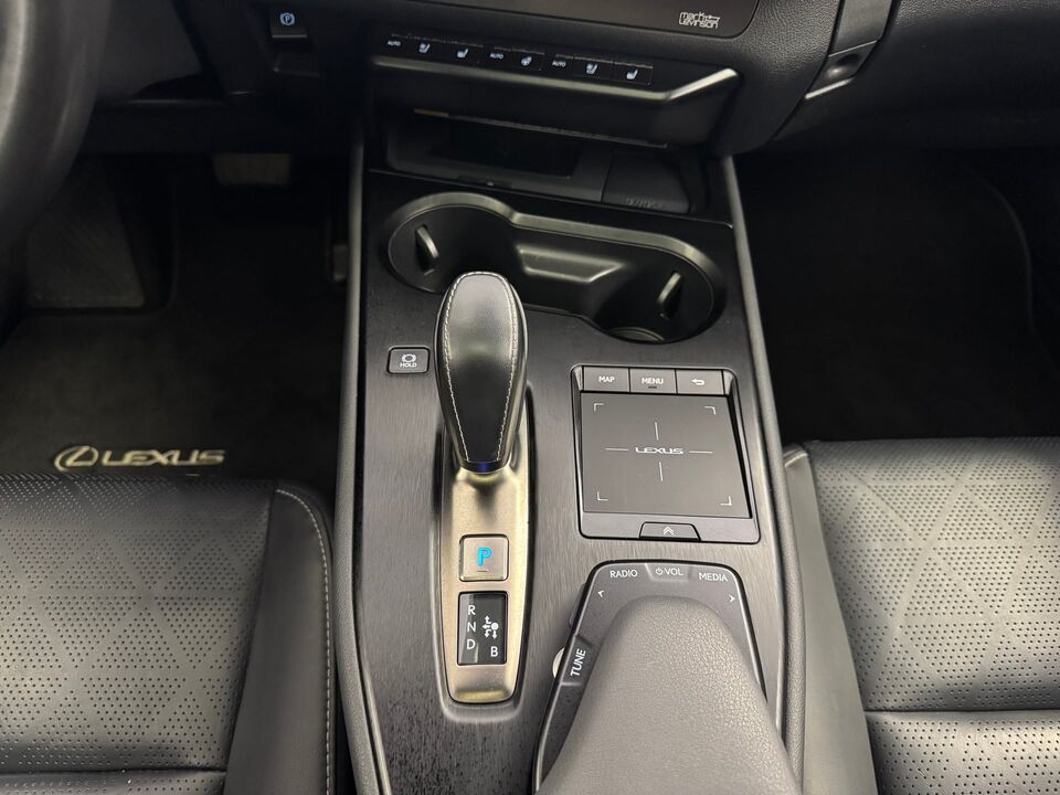 UX 300e Excellence