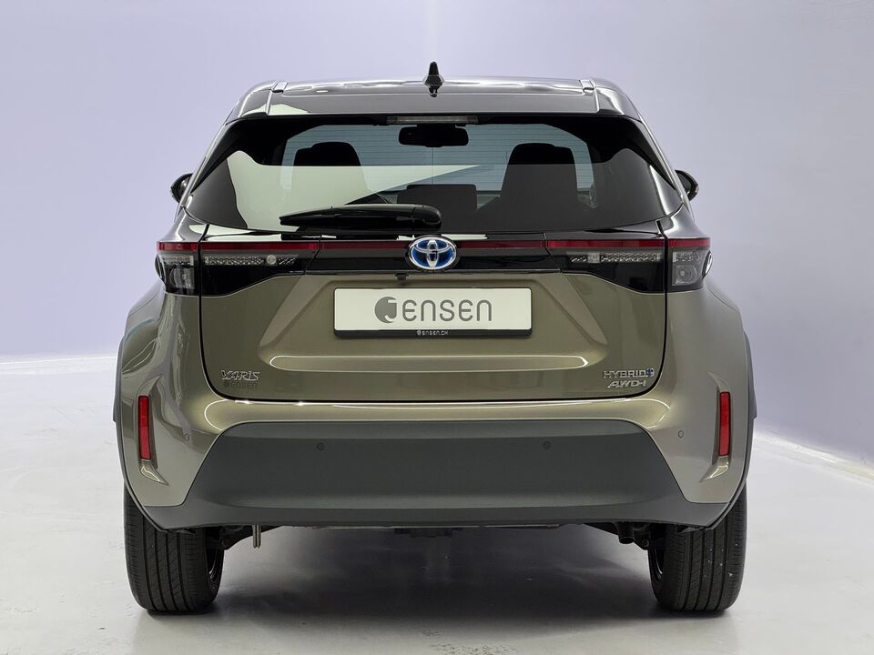 Yaris Cross 1.5 VVT-i HSD Elegant AWD-i