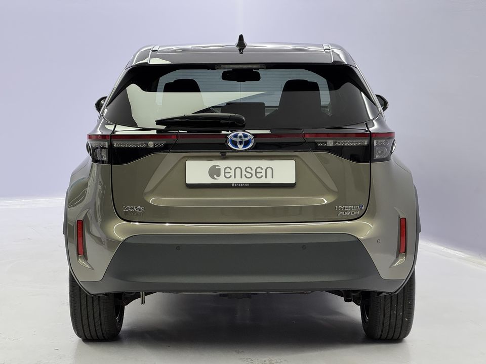 Yaris Cross 1.5 VVT-i HSD Elegant AWD-i