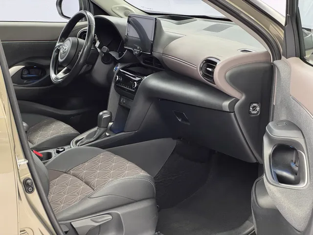 TOYOTA Yaris Cross 1.5 VVT-i HSD Elegant AWD-i