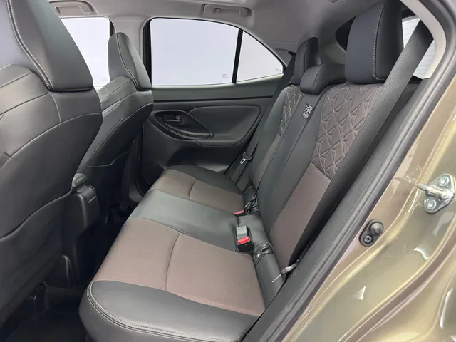TOYOTA Yaris Cross 1.5 VVT-i HSD Elegant AWD-i
