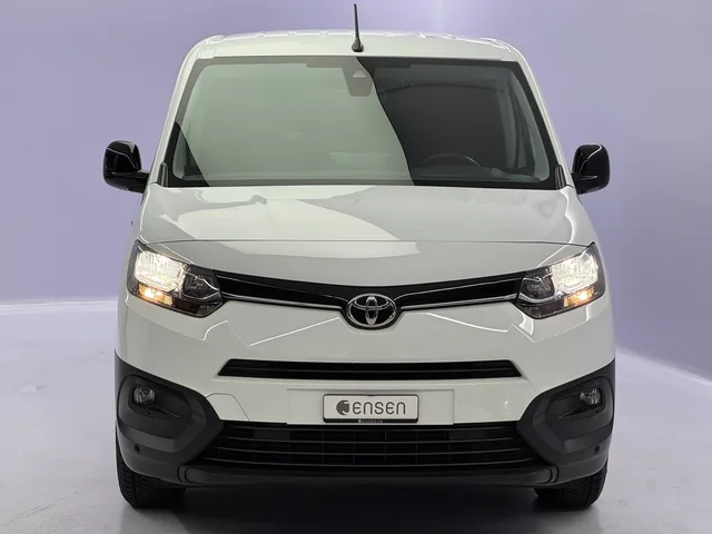 TOYOTA PROACE CITY Van L1 50KWh Active