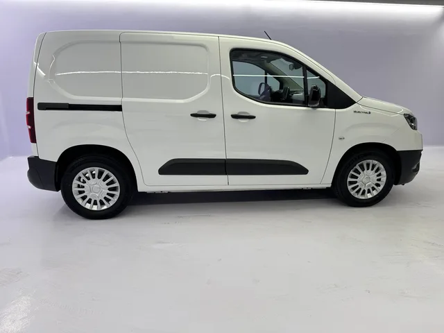 TOYOTA PROACE CITY Van L1 50KWh Active