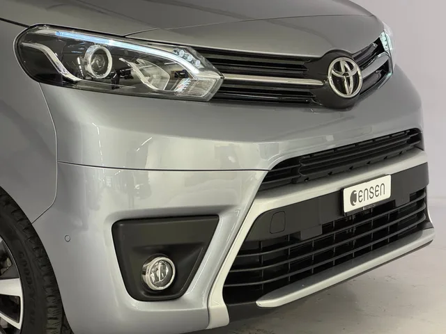 TOYOTA PROACE Verso L1 75KWh Trend