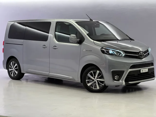 TOYOTA PROACE Verso L1 75KWh Trend