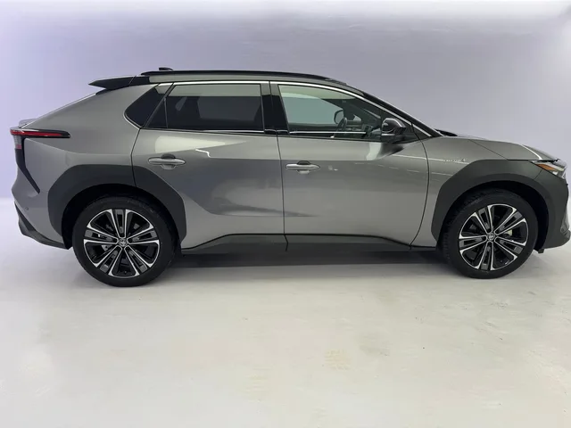 TOYOTA bZ4X 6.6 kw OBC Premium AWD