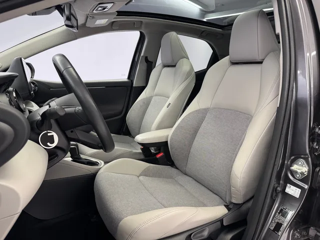 TOYOTA Yaris 1.5 VVT-i HSD Premium