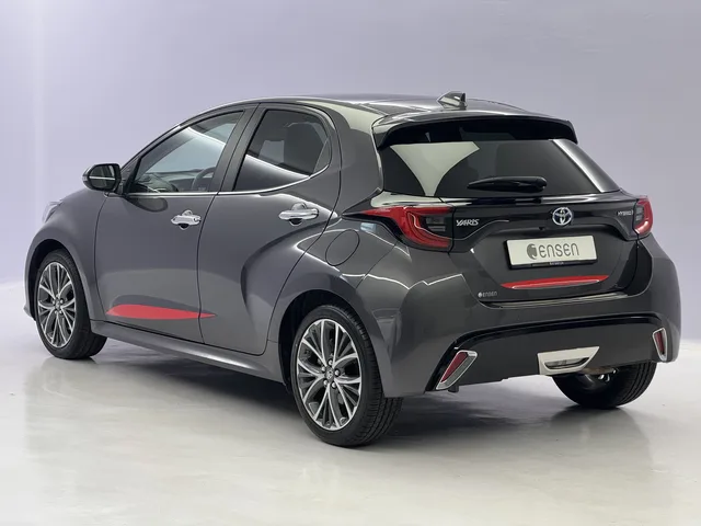 TOYOTA Yaris 1.5 VVT-i HSD Premium