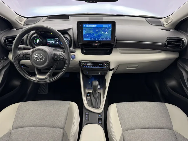 TOYOTA Yaris 1.5 VVT-i HSD Premium