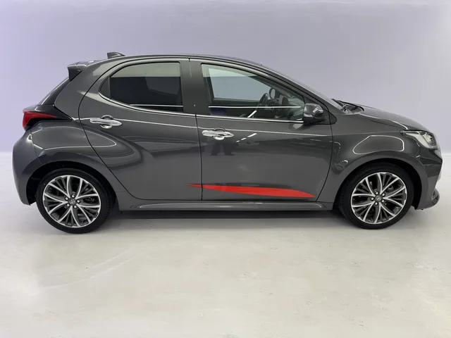 TOYOTA Yaris 1.5 VVT-i HSD Premium