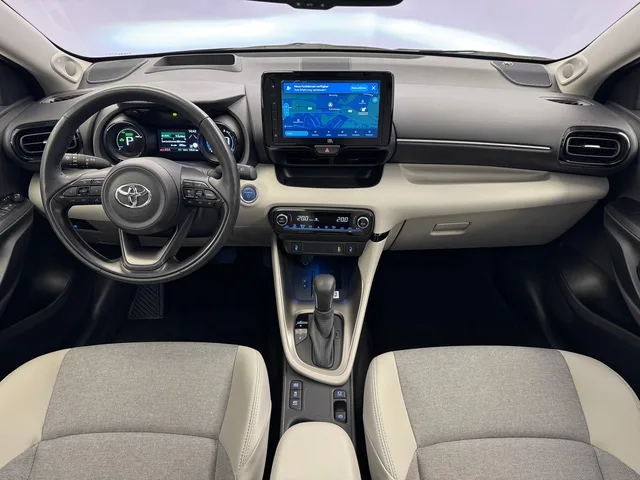 TOYOTA Yaris 1.5 VVT-i HSD Premium