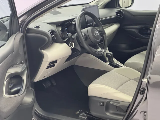 TOYOTA Yaris 1.5 VVT-i HSD Premium