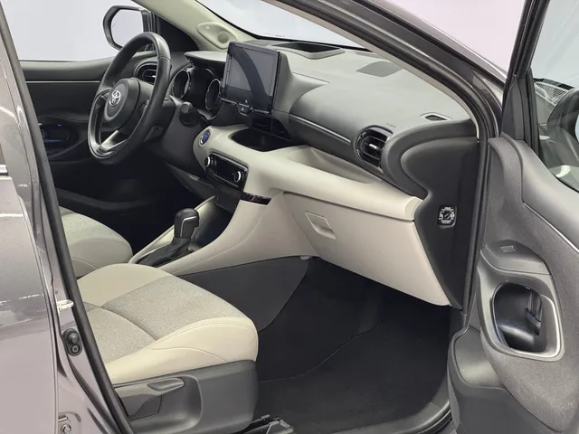 TOYOTA Yaris 1.5 VVT-i HSD Premium
