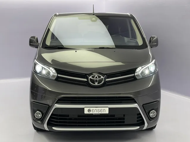 TOYOTA PROACE Verso L1 2.0 D Trend