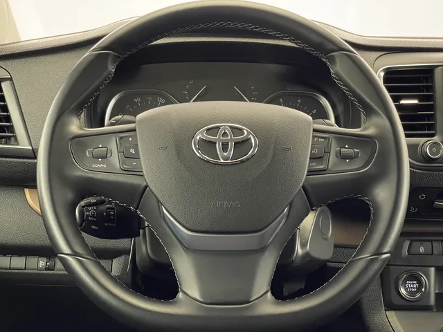 TOYOTA PROACE Verso L1 2.0 D Trend