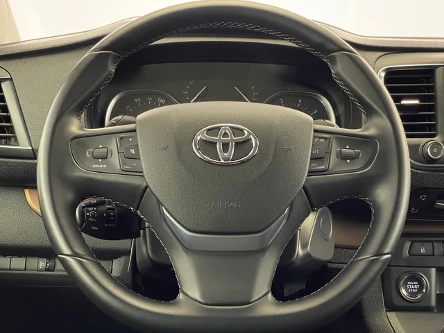 TOYOTA PROACE Verso L1 2.0 D Trend