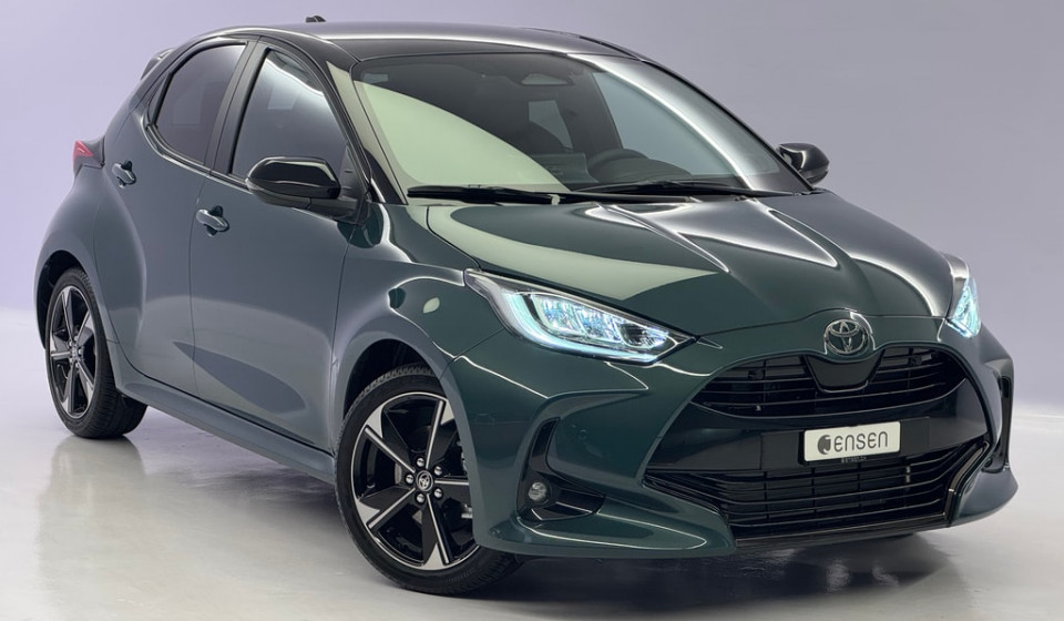 TOYOTA Yaris Hybrid 1.5 Premium