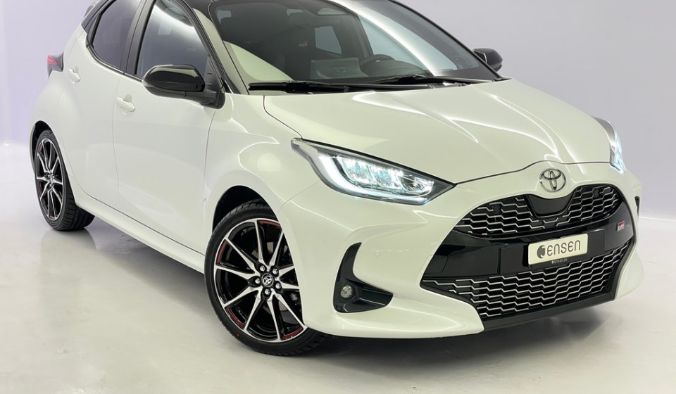 TOYOTA Yaris Hybrid 1.5 GR Sport