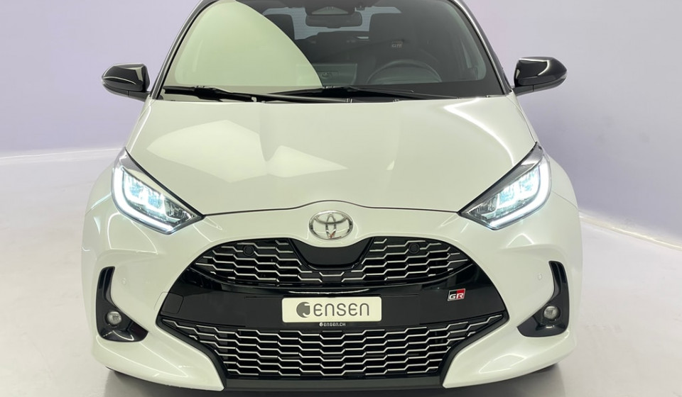 TOYOTA Yaris Hybrid 1.5 GR Sport