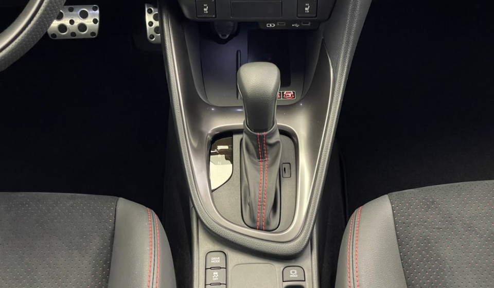 TOYOTA Yaris Hybrid 1.5 GR Sport
