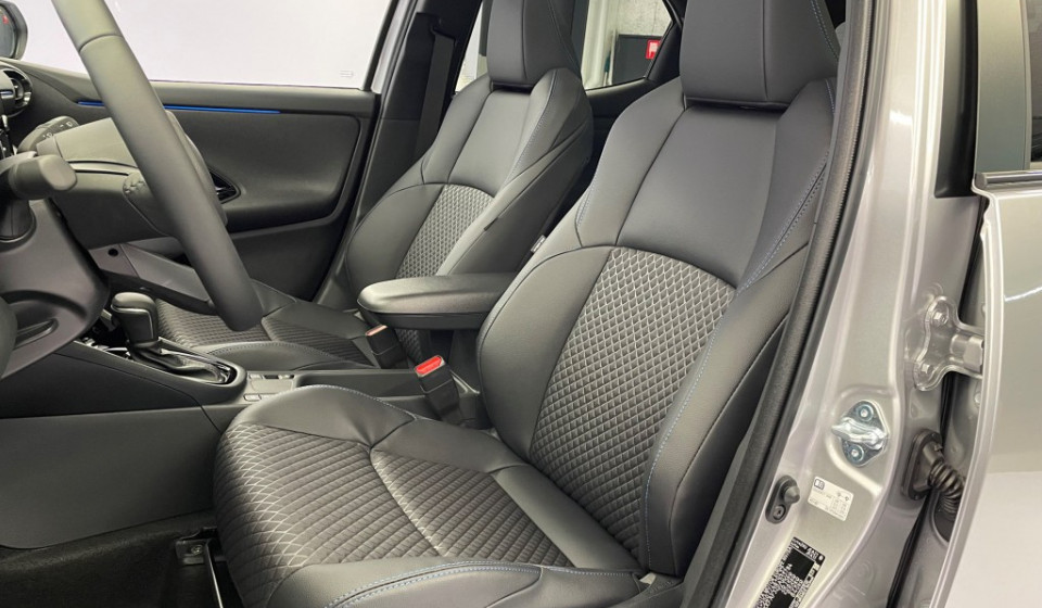 TOYOTA Yaris Hybrid 1.5 Premiere Edition
