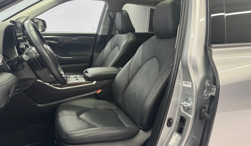 TOYOTA Highlander Hybrid 2.5 Premium AWD-i