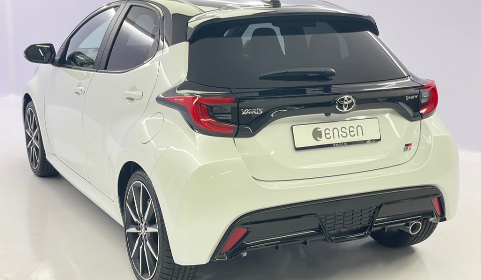 TOYOTA Yaris Hybrid 1.5 GR Sport