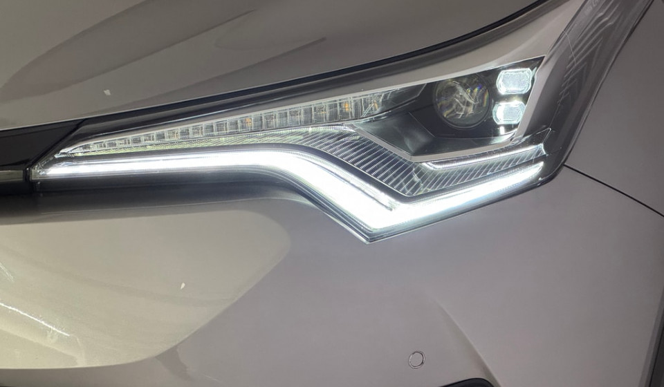 TOYOTA C-HR Hybrid 1.8 First Edition