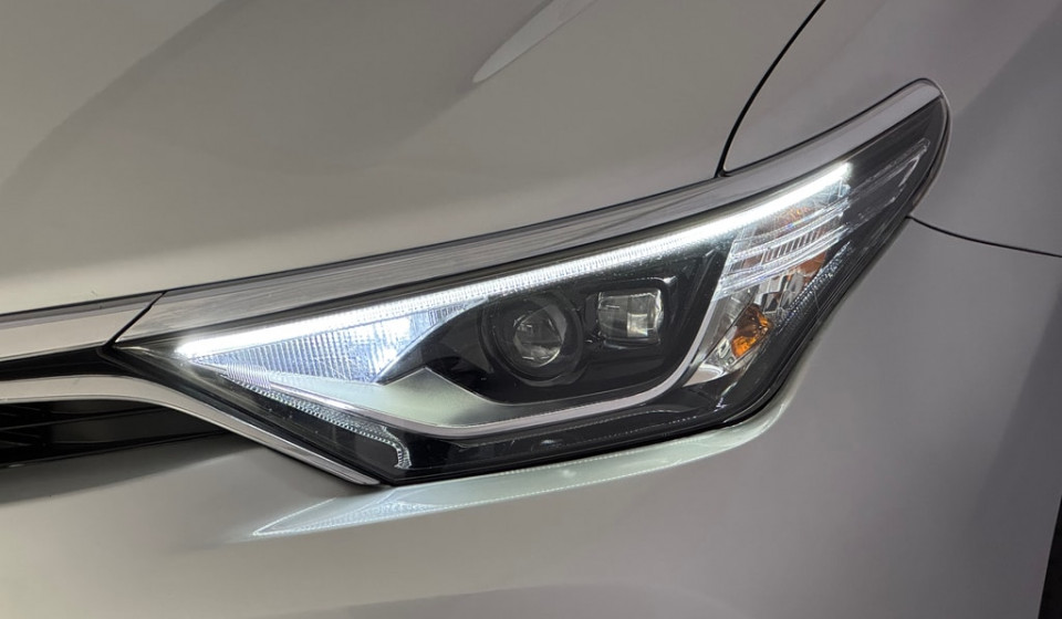 TOYOTA Auris Hybrid 1.8 Trend