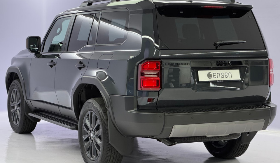 TOYOTA Land Cruiser 2.8 D 230 Invincible AWD