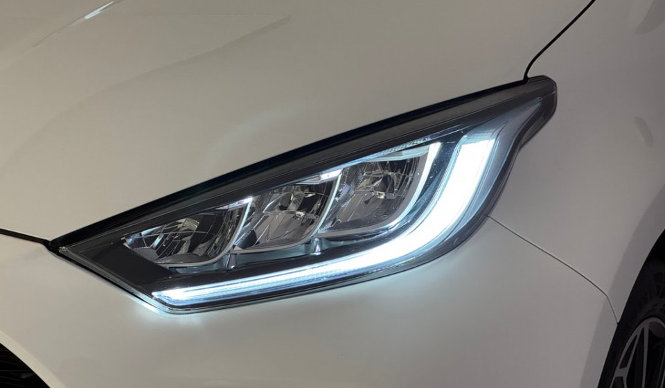 TOYOTA Yaris Hybrid 1.5 Trend