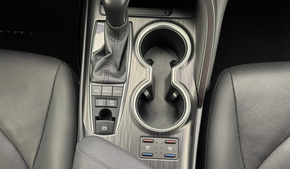 TOYOTA Camry Hybrid 2.5 Premium