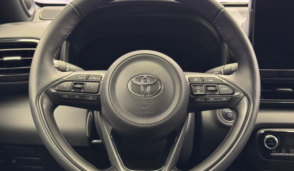 TOYOTA Yaris Hybrid 1.5 Premium