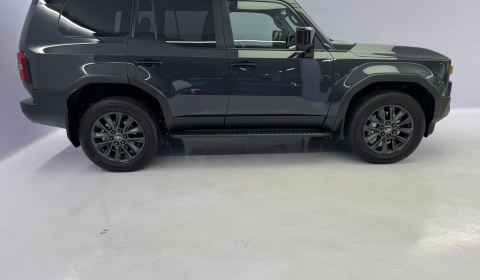 TOYOTA Land Cruiser 2.8 D 230 Invincible AWD