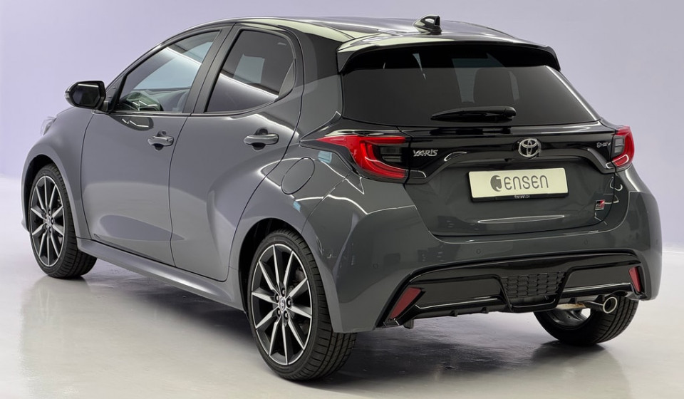 TOYOTA Yaris Hybrid 1.5 GR Sport
