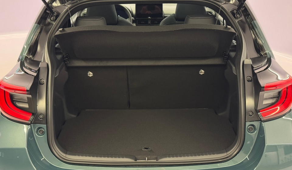 TOYOTA Yaris Hybrid 1.5 Premium