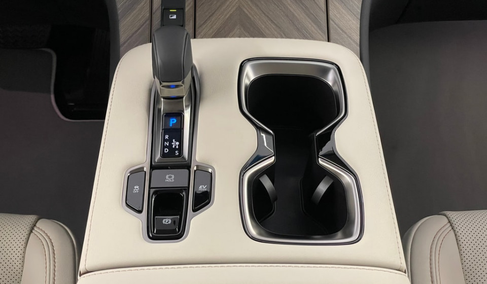 LEXUS LM 350h VIP E-FOUR Voll-Hybrid