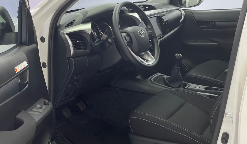 TOYOTA HI-LUX Double Cab 2.8 D 204 Comfort AWD