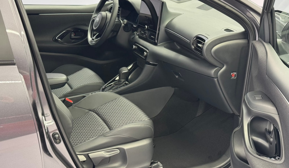 TOYOTA Yaris Hybrid 1.5 Premium