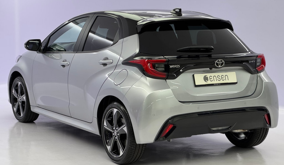 TOYOTA Yaris Hybrid 1.5 Premium