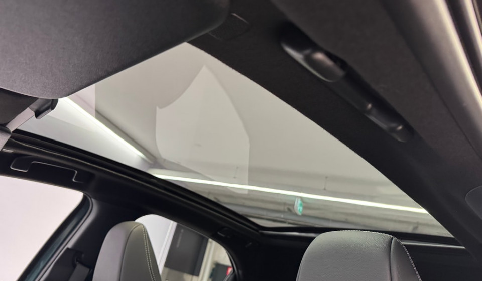 TOYOTA Yaris Hybrid 1.5 Premium