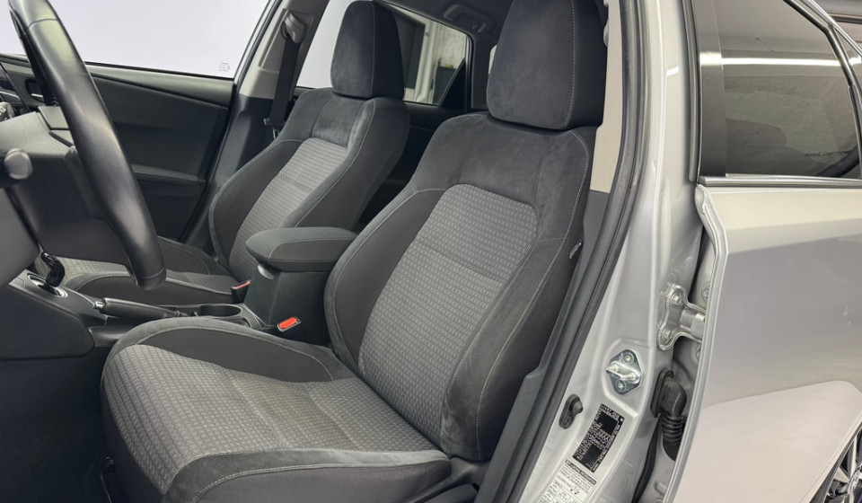 TOYOTA Auris Hybrid 1.8 Trend