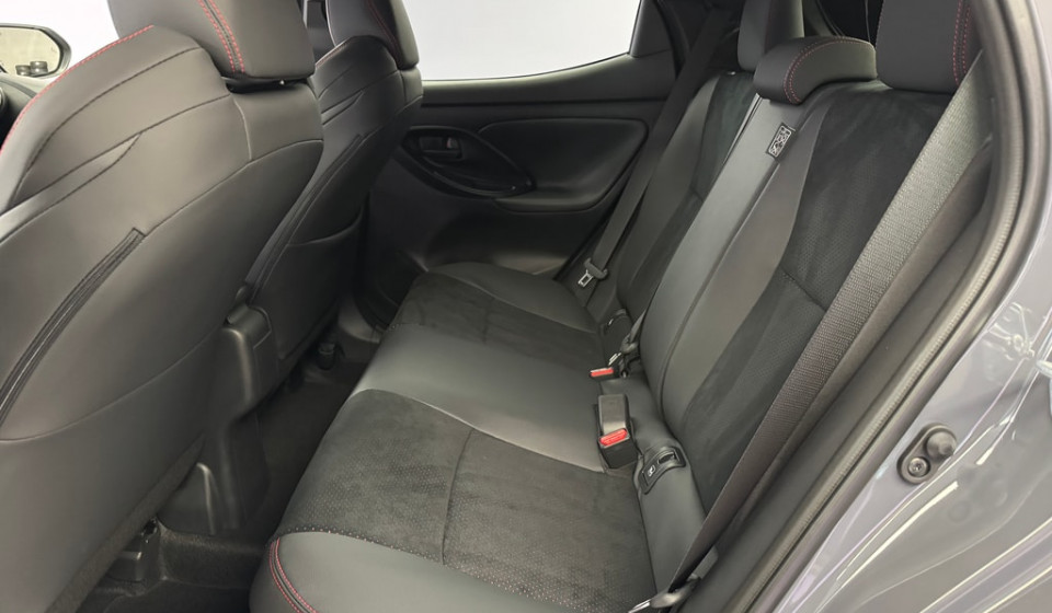 TOYOTA Yaris Hybrid 1.5 GR Sport