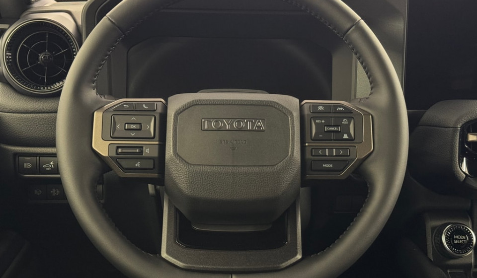 TOYOTA Land Cruiser 2.8 D 230 Invincible AWD