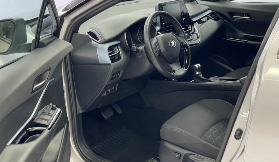 TOYOTA C-HR Hybrid 2.0 Trend